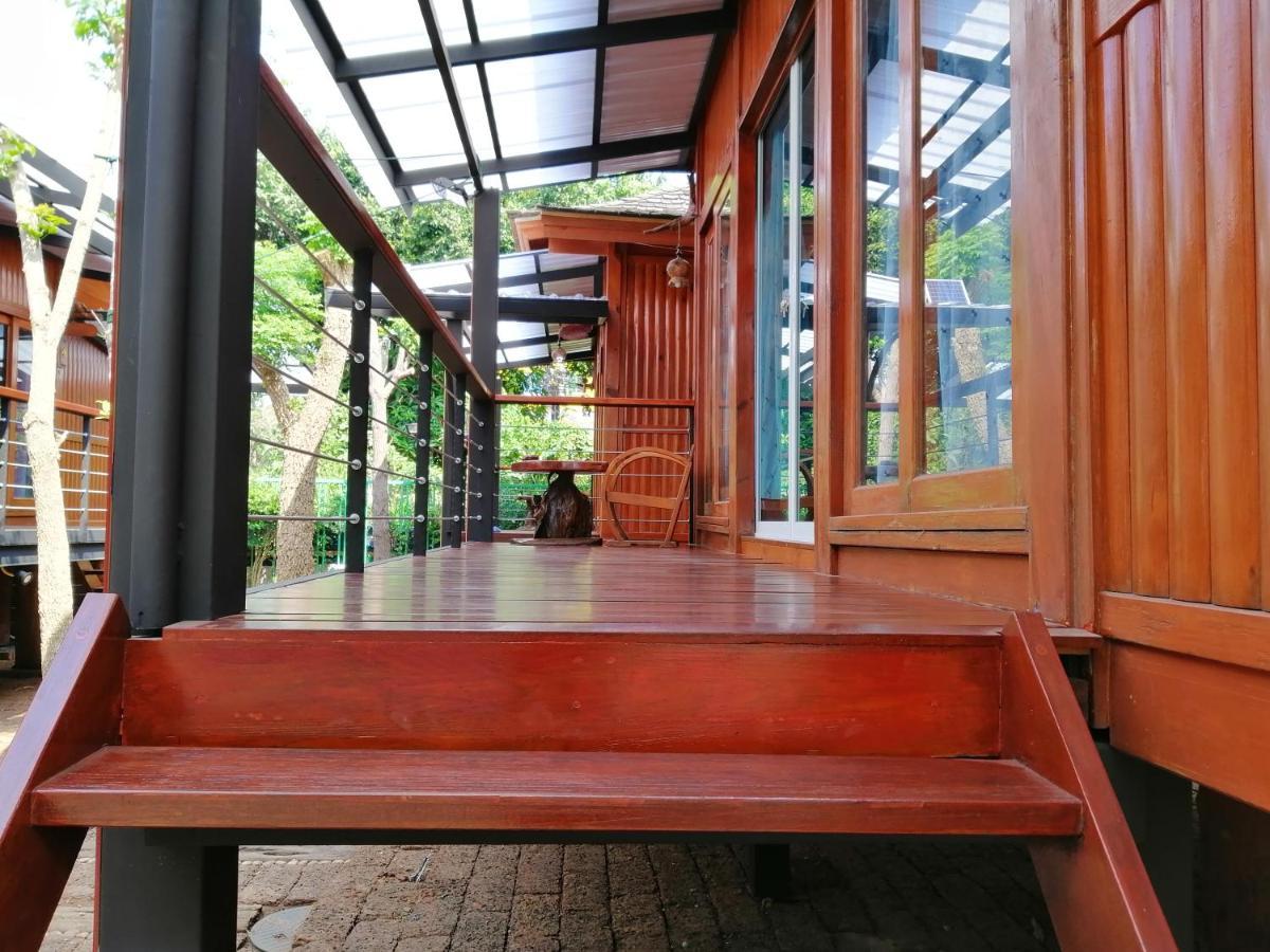 Hotel Wood House Pattaya Exterior foto